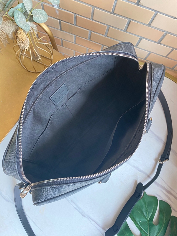 ルイヴィトンバッグ着用イメージ